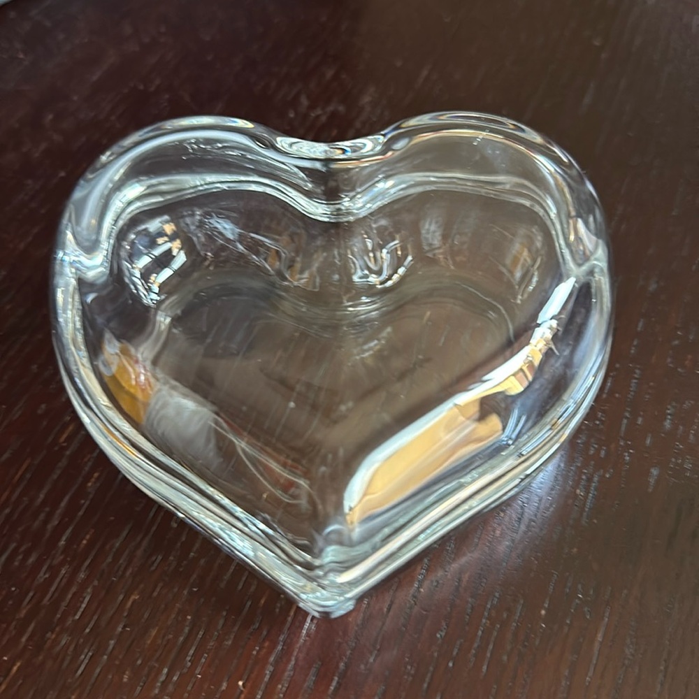 Valentine clear glass heart-shaped trinket box
